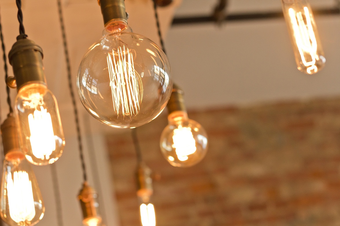 Slide-example---vintage-bulbs